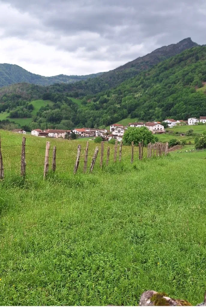 Adriana Emilia Bugnar_Hostal Mendaurpe_Doneztebe_review