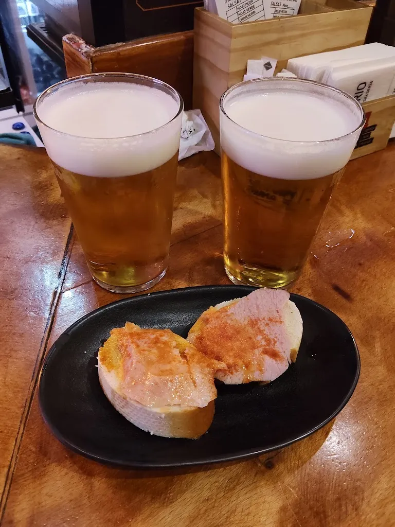 Andy Chua_Gandarío_Echarri_review