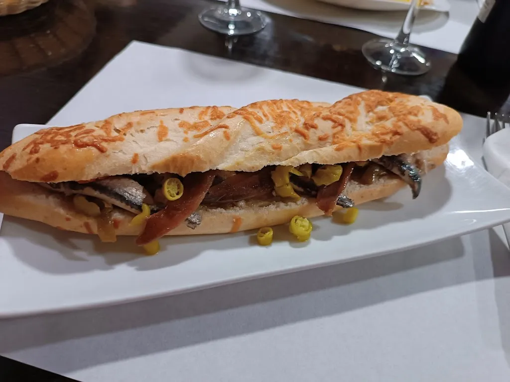 Narciso Vallejo_Cafetería Restaurante El Tonelillo_Cintruénigo_review