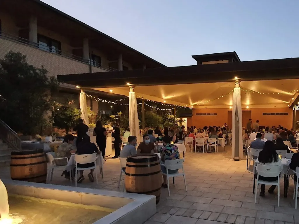 HOTEL ALHAMA restaurant in Cintruénigo