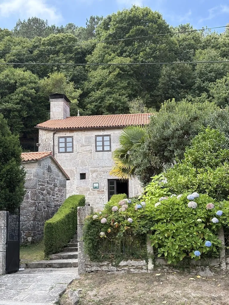 Lidia Álvarez Vila_Arrueiro_Cabana de Bergantiños_recensione