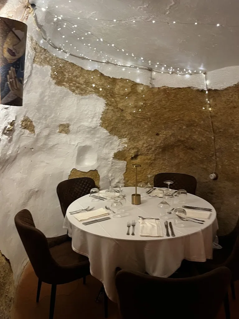 Victoria Burgess_Las Cuevas_San Miguel de Salinas_review