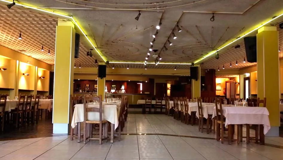 Restaurante -Gau Txori- Jatetxea restaurant in Esteribar