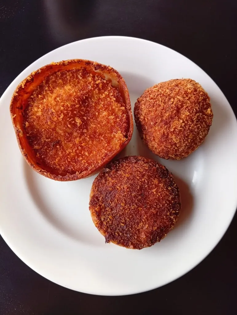 ATXA IGARZA JUAN IGNACIO Y RIQUEME BARCELO ANGELA SC restaurant in Etxauri