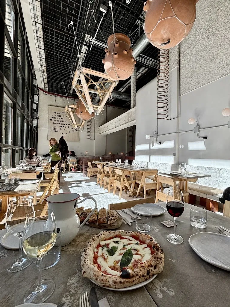 Alperen Tekin_Mo de Movimiento_Espronceda_review