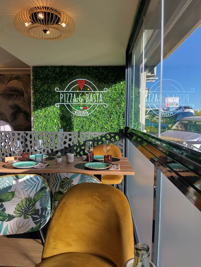 Pizza&Basta_San Miguel de Salinas_slider_image_3