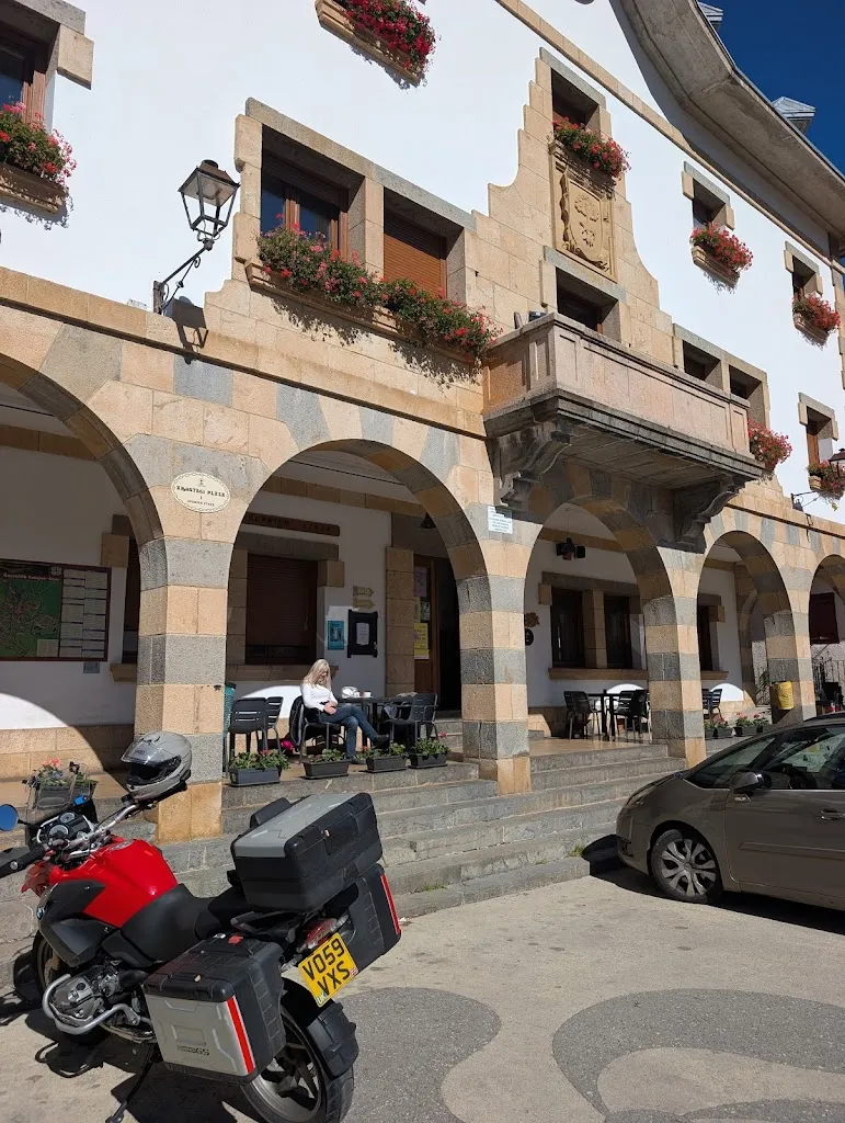 Mike Walker_Herriko Etxea_Garaioa_review