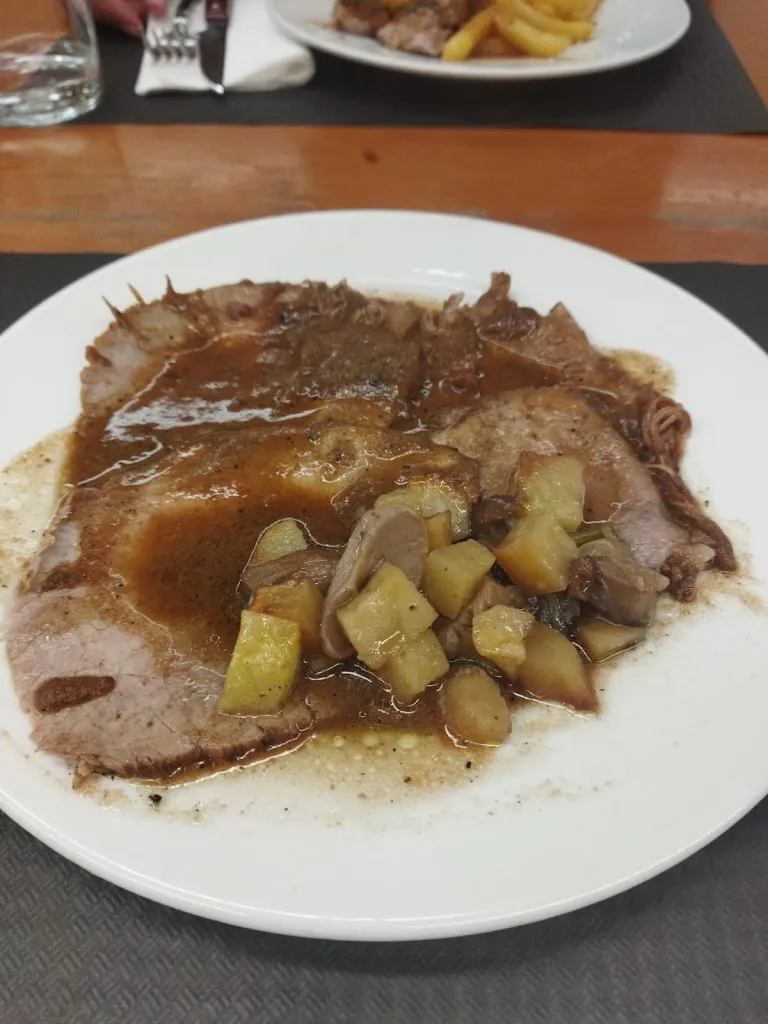 Maria Franch Mestre_Bar-Restaurante Ángel_Garínoain_review