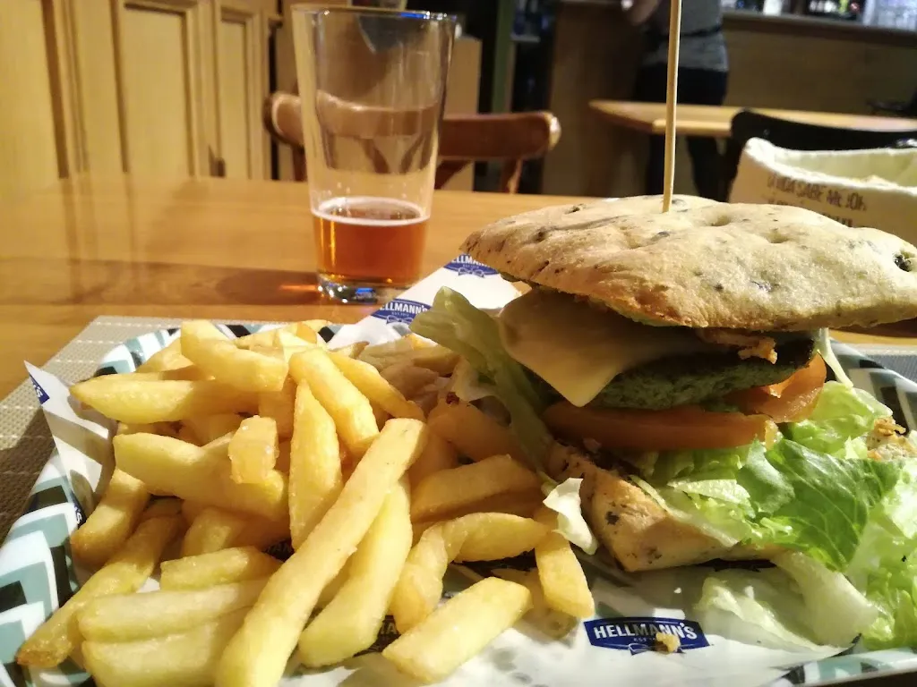 Beer bar POUKHAS_Cizur_slider_image_2