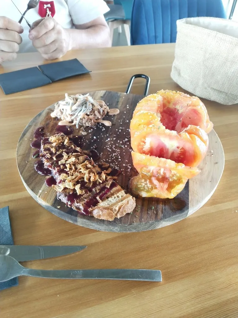 Cristina López Gómez_Chimba_Cizur_review