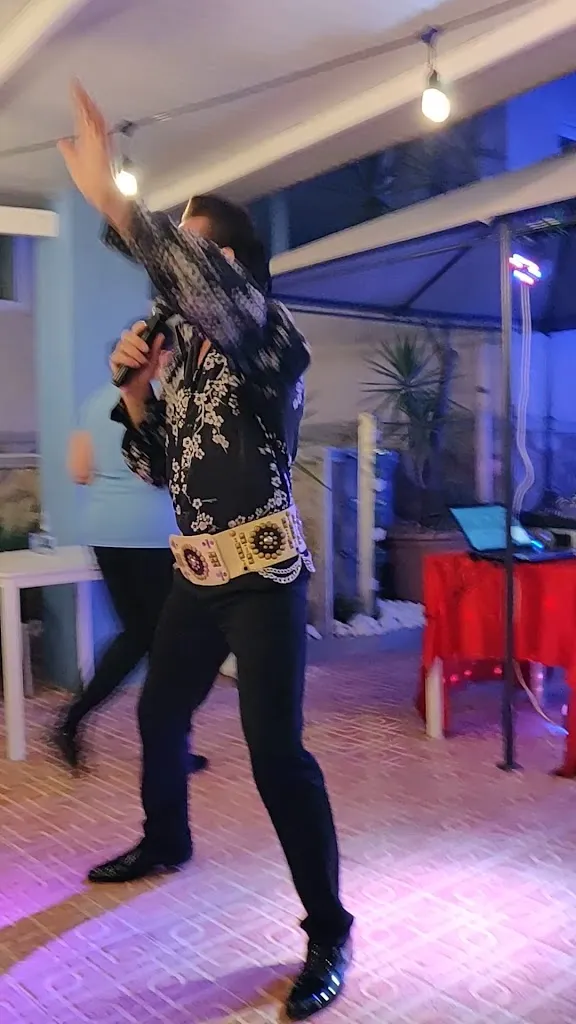 Pimientos Restaurant, Terrace & Wine Shop_San Miguel de Salinas_slider_image_2