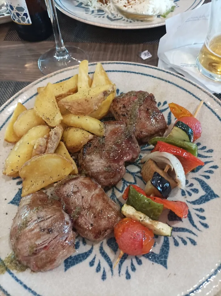 Adrienne Redmond_EL CAPRICHO_San Miguel de Salinas_review