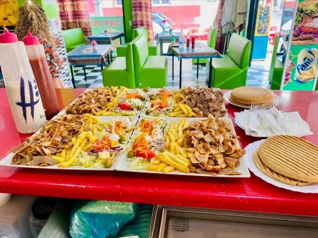 San Miguel Pizzeria y Kebab_San Miguel de Salinas_slider_image_2