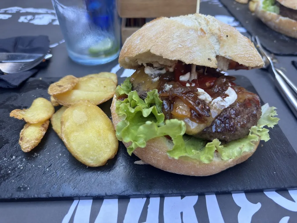 Bar Marley_Huarte-Uharte_slider_image_2