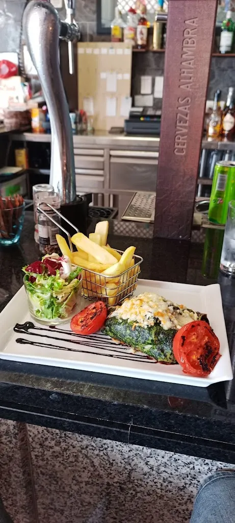 Magic Tree Company (MTC)_The Black Bull Bar & Restaurant_San Miguel de Salinas_review