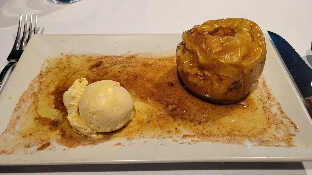 M Boy_Hostal Lola - Restaurante_Isaba/Izaba_review