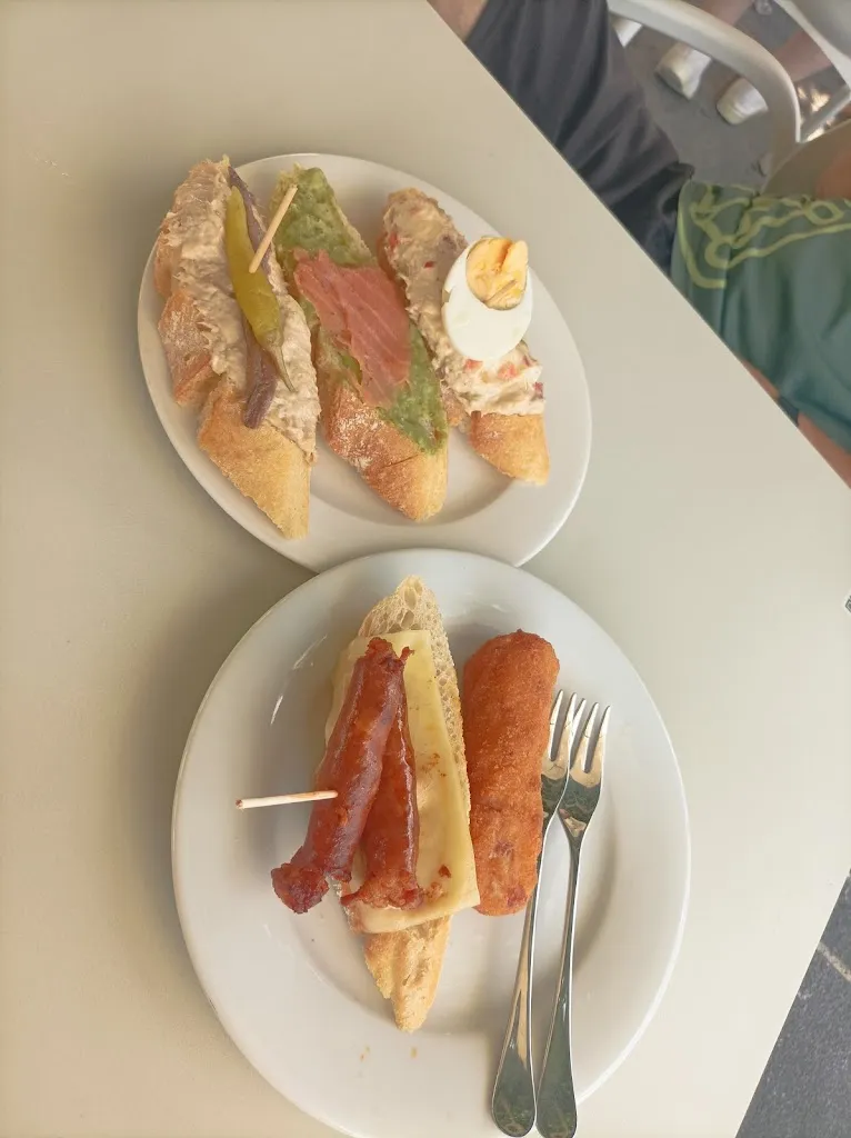 Menu_Bar Gorrindo_Isaba/Izaba_image_2