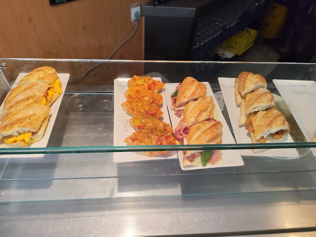 Ferran Cabrer i Vilagut_Bar Gorrindo_Isaba/Izaba_review