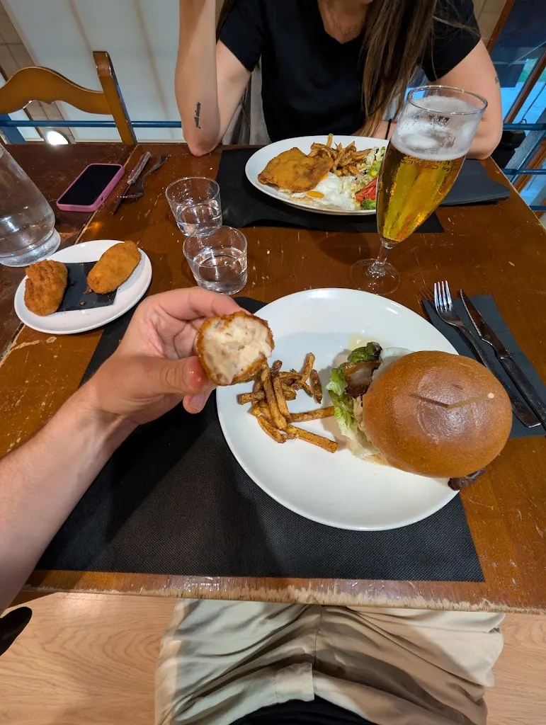 Bar restaurante Ostatu-Jatetxea_Izalzu/Itzaltzu_slider_image_2