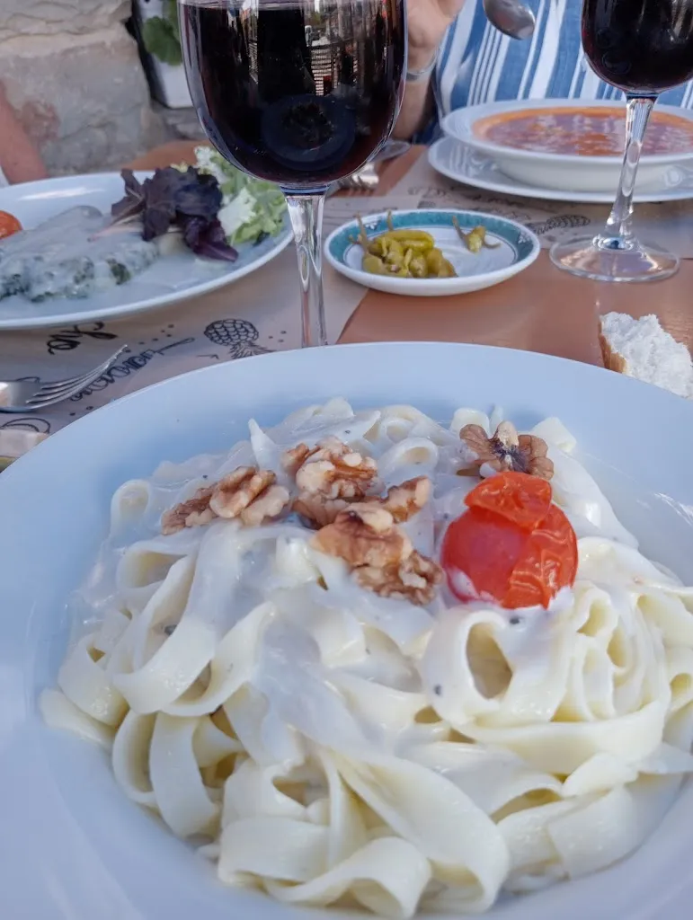 Nikki Golesworthy_Hostal Restaurante Arangoiti_Izagaondoa_review