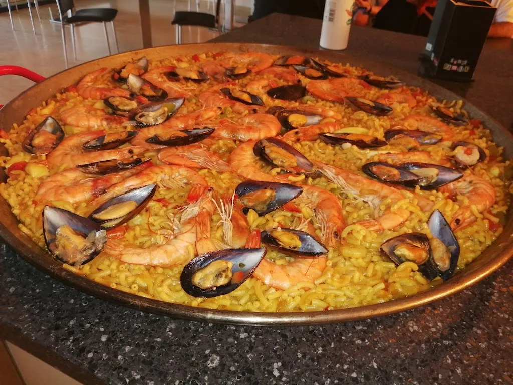 RODICA AVADANI_Bar La Sociedad_Lazagurría_review