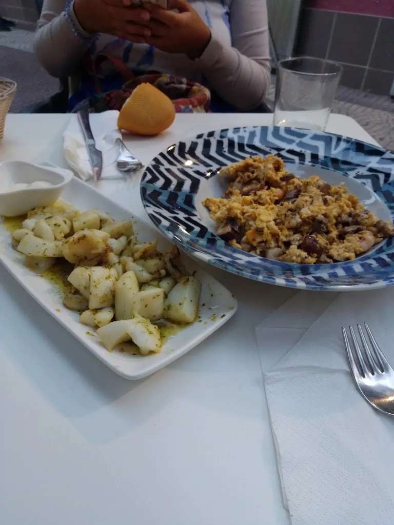 Elisabeth Mangado_Bar La Sociedad_Lazagurría_review