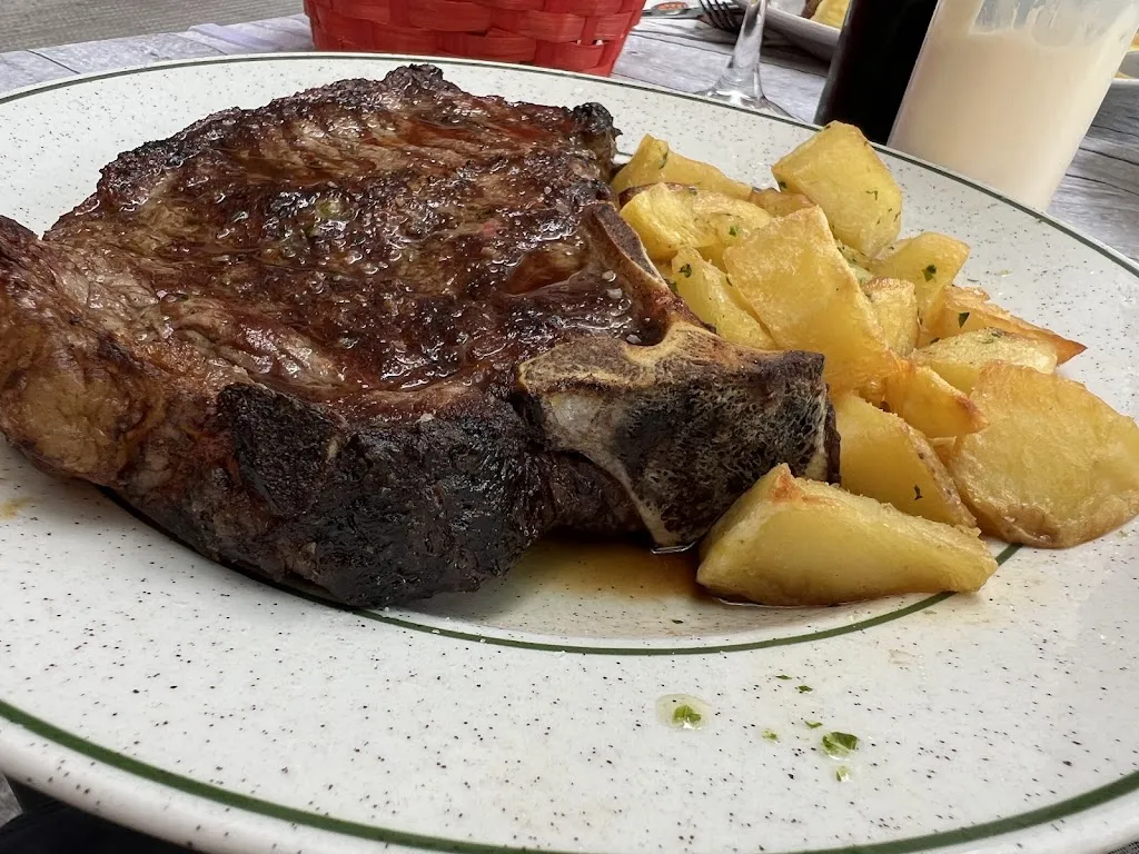 Julio Chavez_Hermanos Larraga_Larraga_review