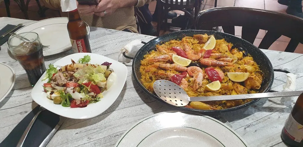 Javier a veces_Hermanos Larraga_Larraga_review