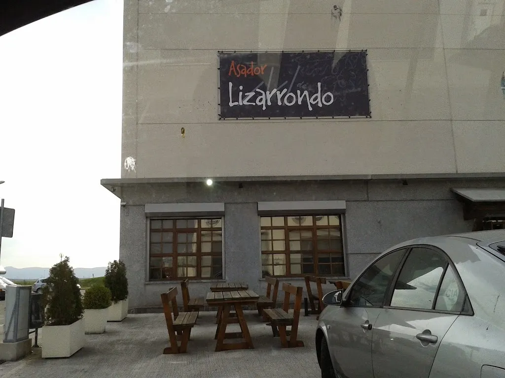 Asador LIZARRONDO restaurant in Lizoáin