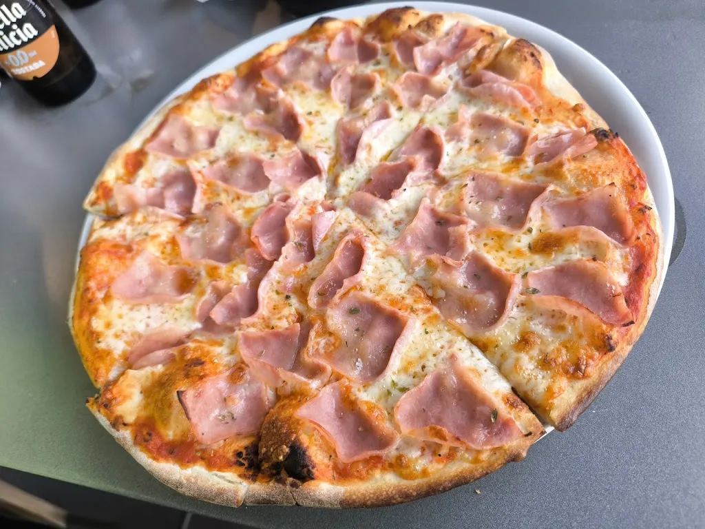 Pizzeria Reggio_Cabana de Bergantiños_slider_image_1