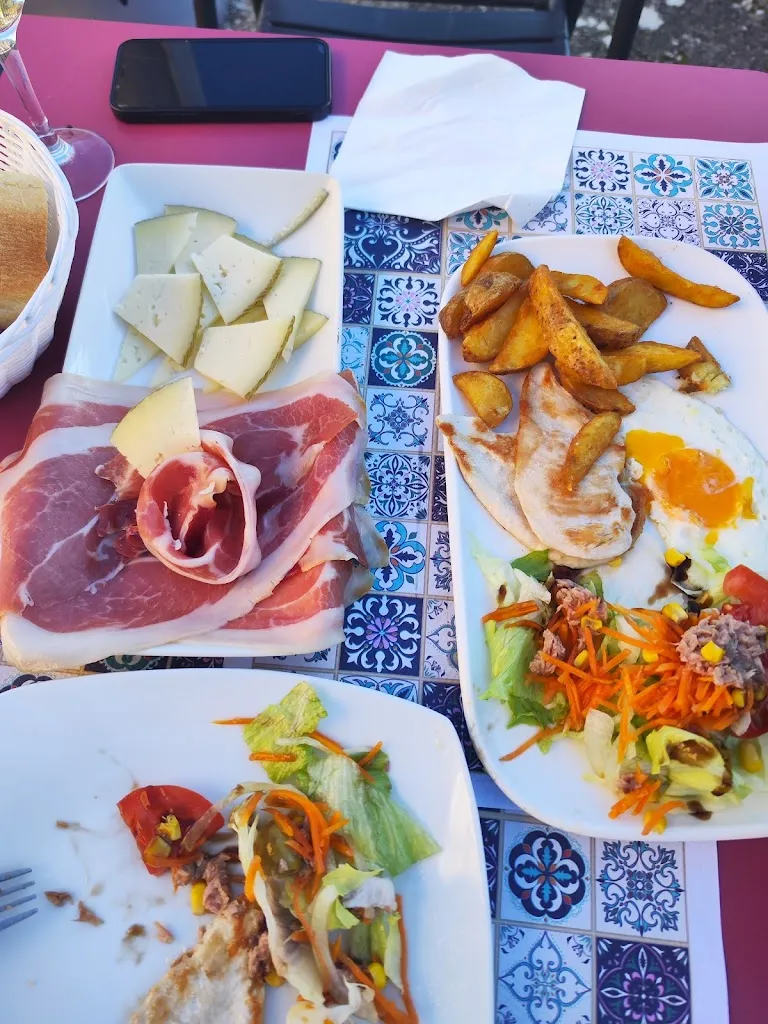 Tetiana Melnyk_BAR Frontón Ilunberri/Lumbier._Lumbier_recensione