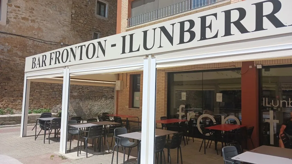 BAR Frontón Ilunberri/Lumbier._Lumbier_slider_image_1