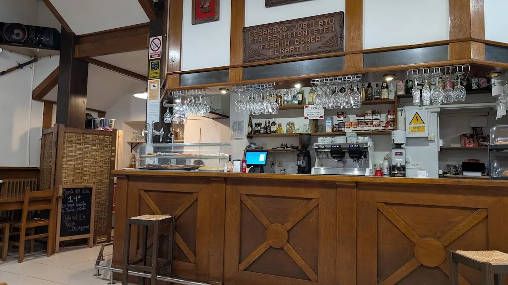 JUBILATUEN OSTATUA SAN FERMIN restaurant in Lesaka