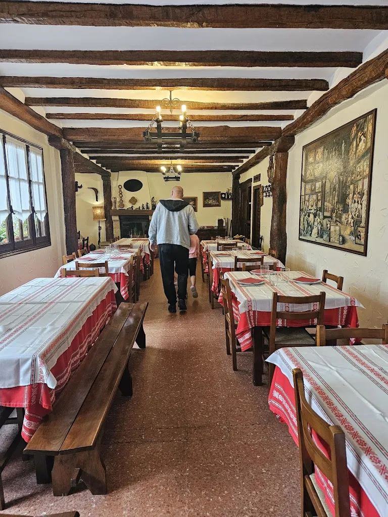 Yoana C_Bar Aialde_Lesaka_recensione