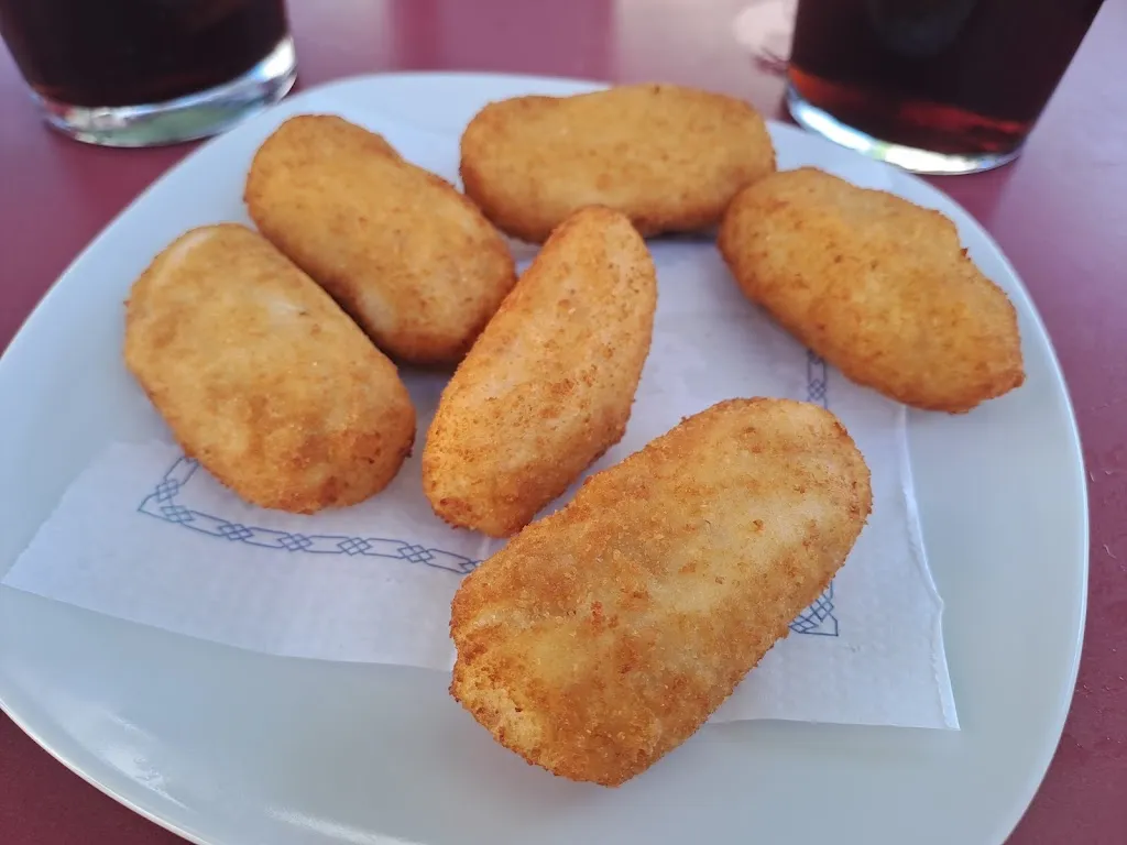 Xabier_Bar Telebote_Lesaka_review