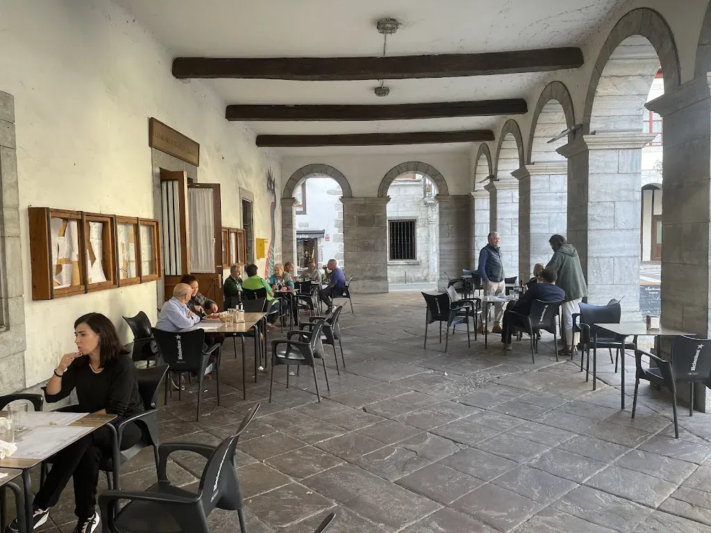 Juan Carlos Pèrez Gòmez_Otsango Ostatua_Lesaka_review