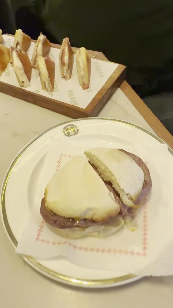 Dimitri Katsabanis_Manero Madrid - Marqués de Cubas_Mañeru_recensione