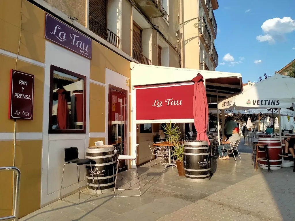 La Tau. Café-bar restaurant in Mendavia