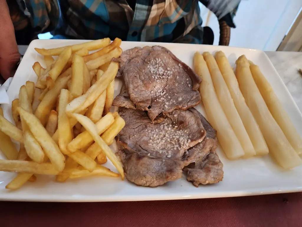 Ayasha Jones_Hotel Villa Marcilla_Marcilla_review