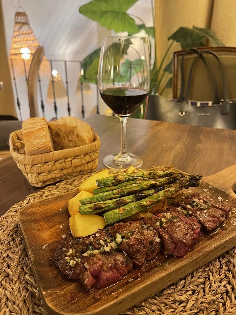 Anastasiia Petrenko_De Mil Amores Madrid_Monreal_review