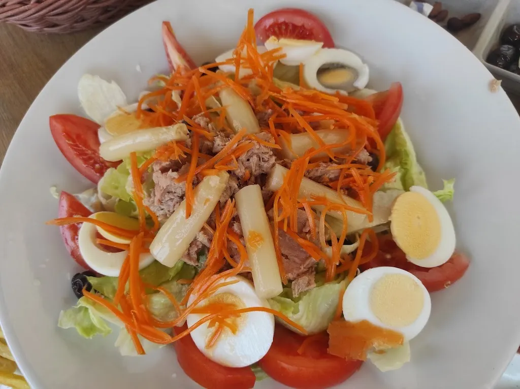 Pili Hernández_Cafetería Restaurante Zirbón_Monreal/Elo_review