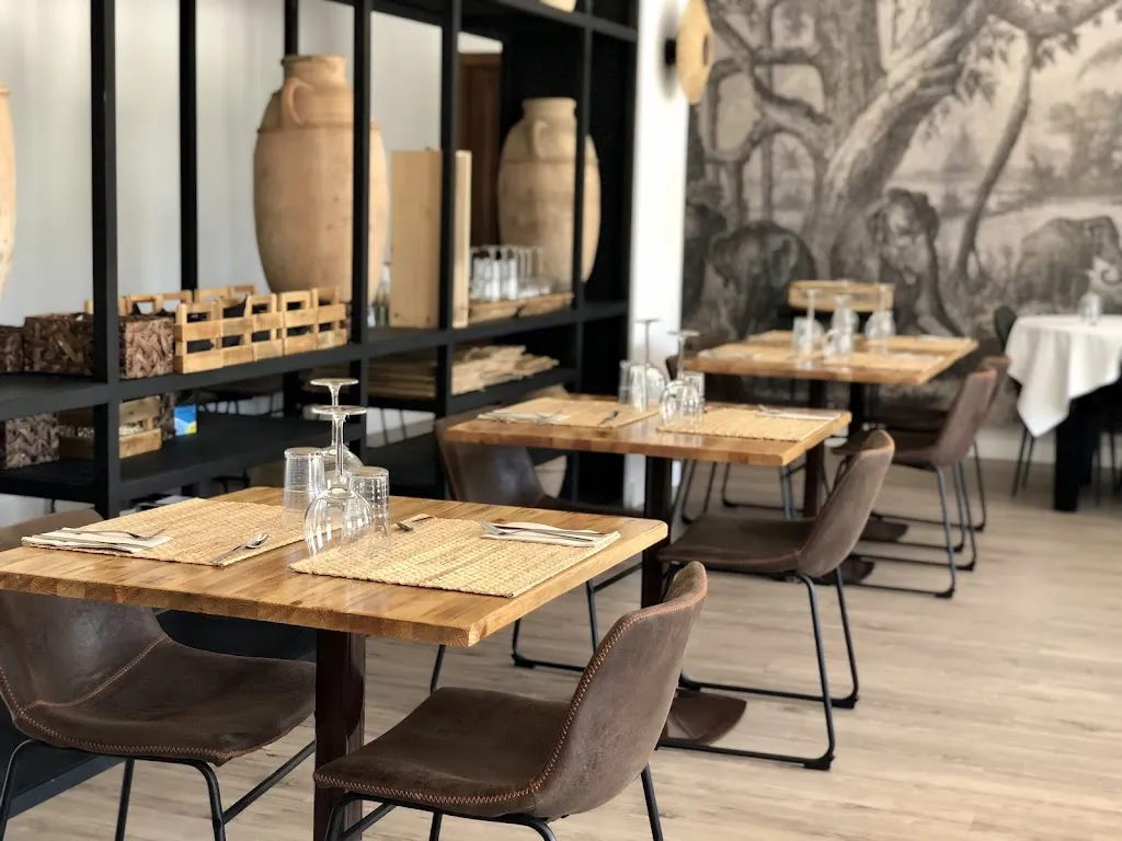 Karla Irazú_Las Ocas Restaurante Terraza - hotel molino_Monreal/Elo_review