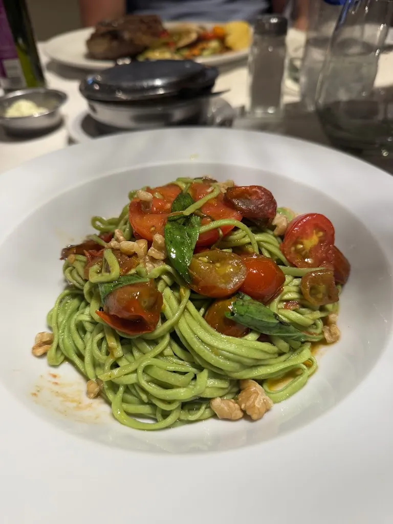 Gina Rhue_La Marchigiana Centro_Mendaza_review