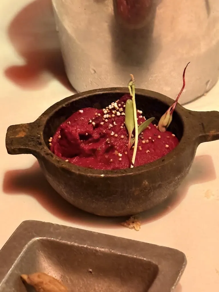 Dee Bee_La Cabrera Mendoza_Mendaza_review