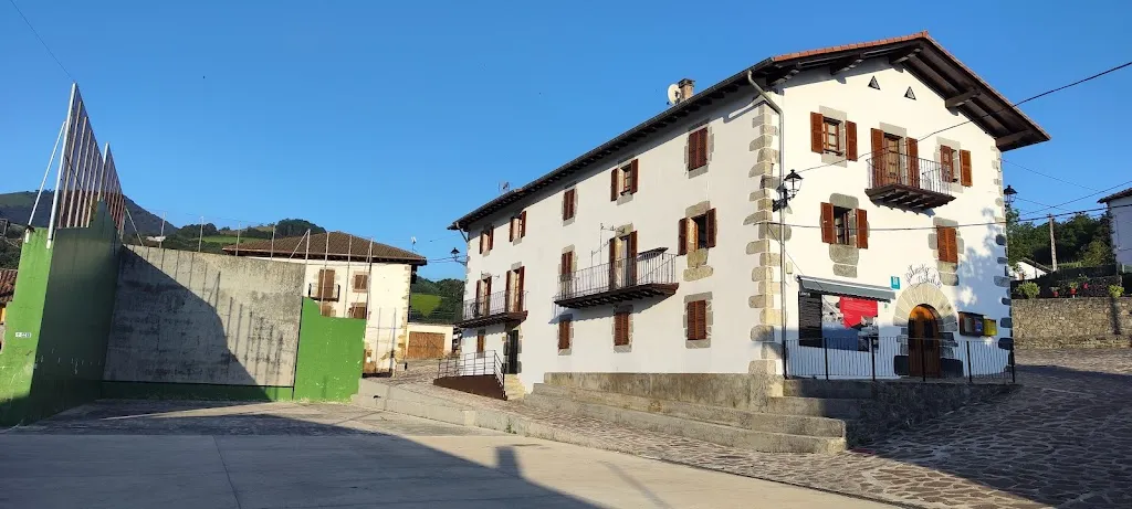 Victor Gil_Hostal - Posada De Oitz - Oitzeko Ostatua_Oitz_recensione