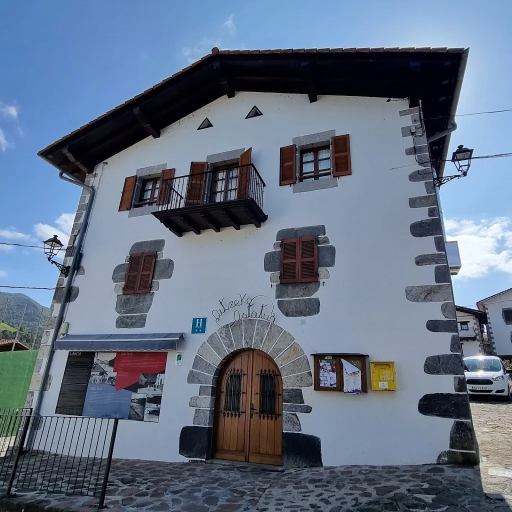 Hostal - Posada De Oitz - Oitzeko Ostatua_Oitz_slider_image_3