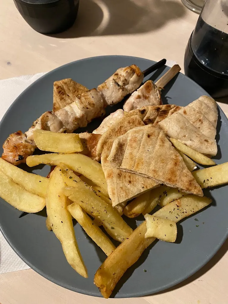 nicola brownlow_Restaurante Griego Kyknos_Sant Joan dAlacant_review