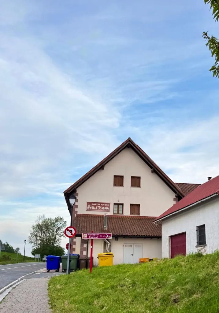 Deanna Justesen_Hostal Haizea_Orreaga/Roncesvalles_recensione