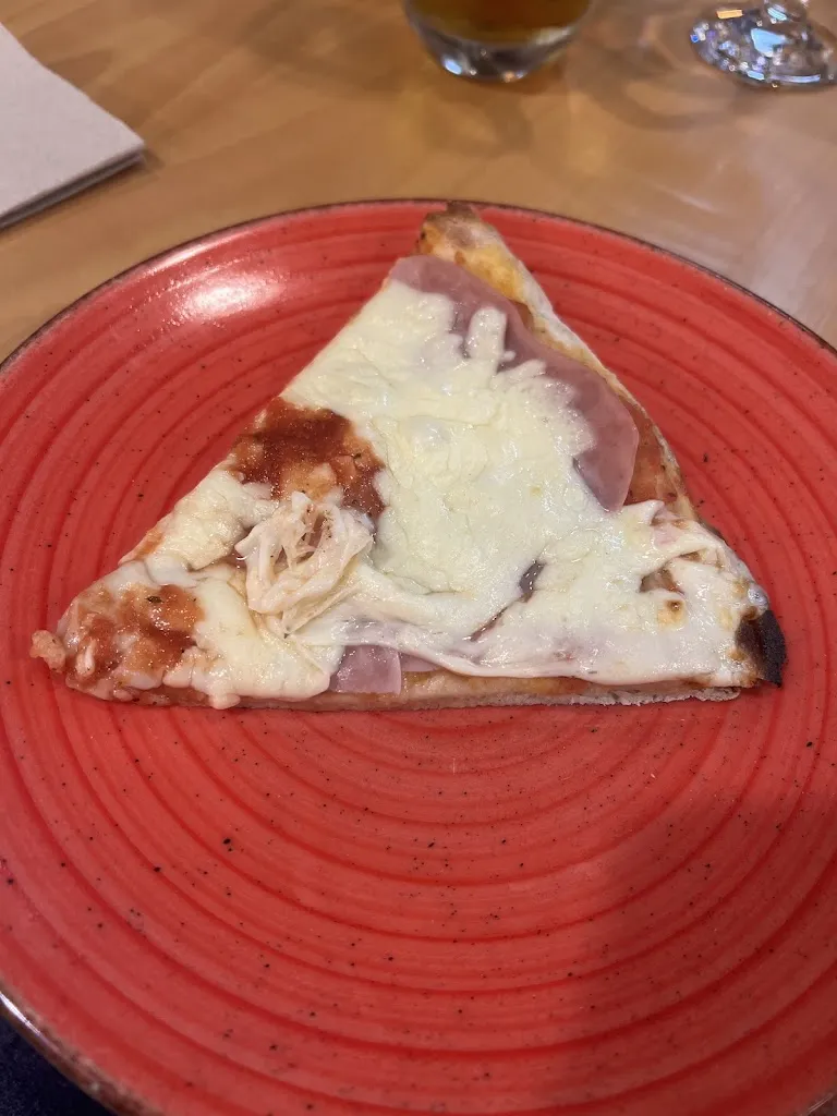 Olya Bachyk_Pizzeria Nando_Sant Joan dAlacant_recensione