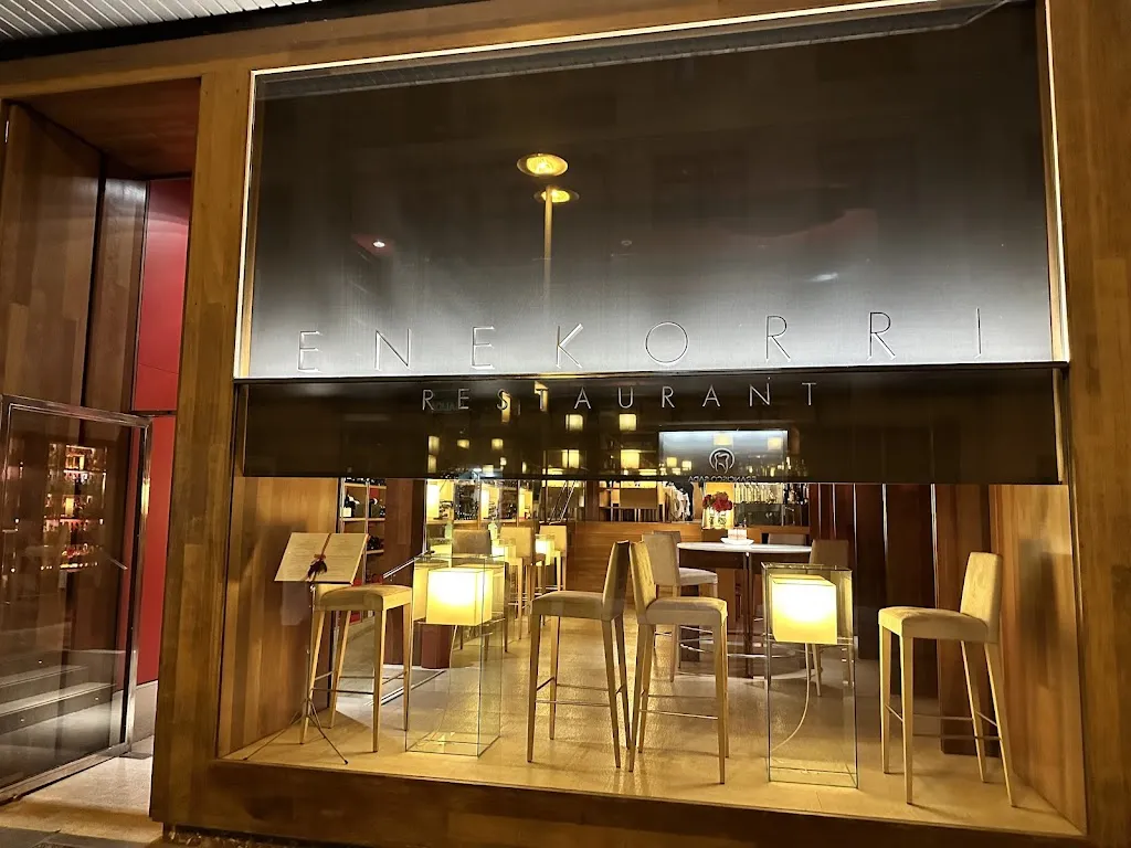 David Carrasco_Enekorri_Primer Ensanche_review